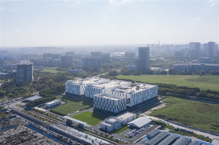 1681284920863914.jpeg E45-cover_Jc.jpeg